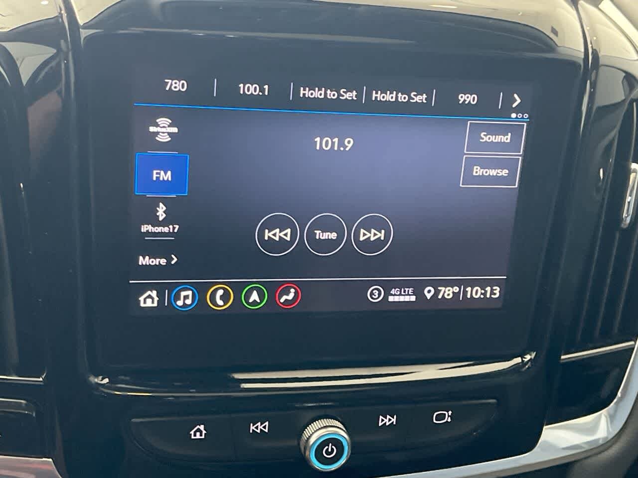 Thumbnail: 2020 Chevrolet Traverse - 16