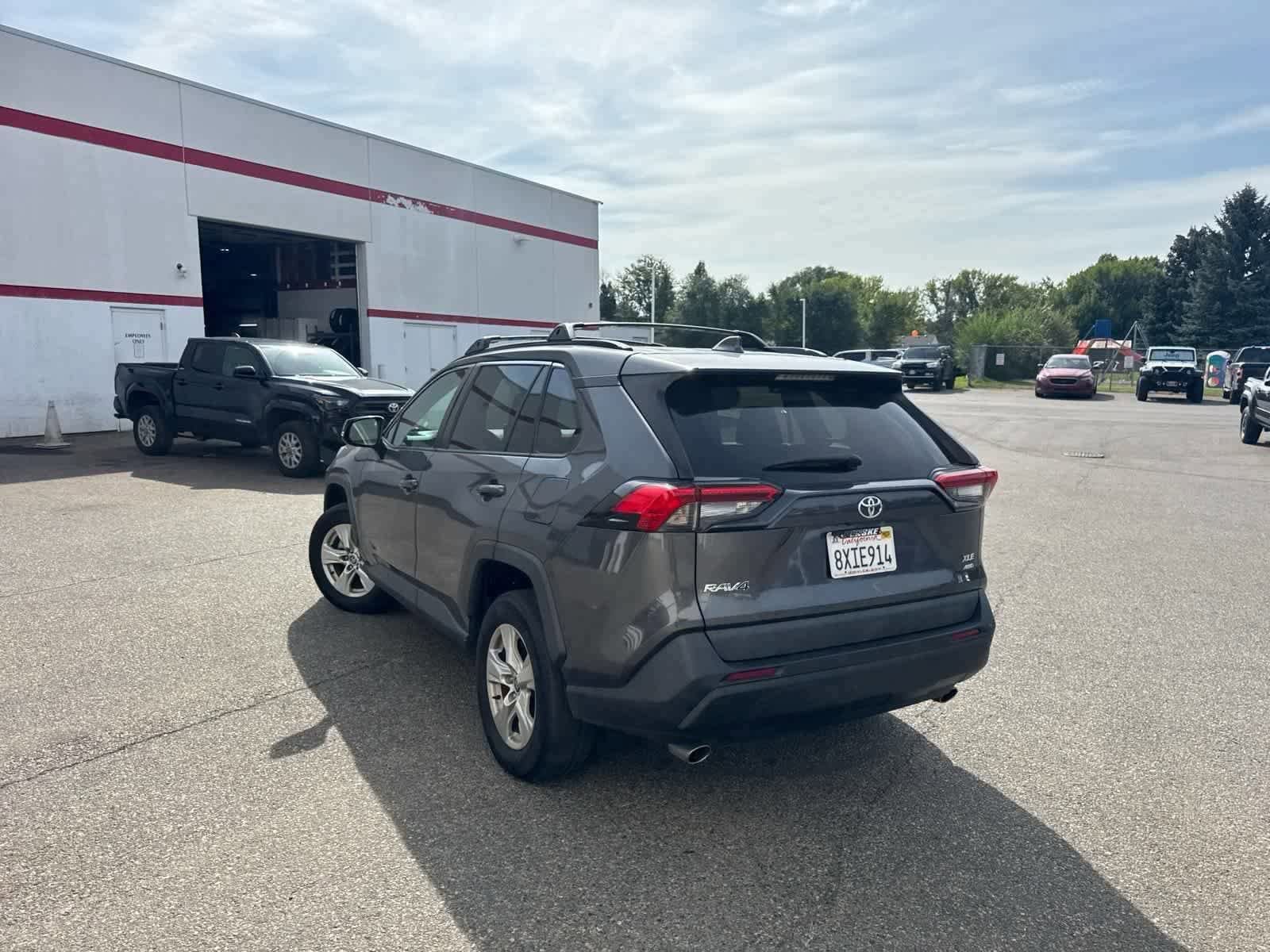 Thumbnail: 2021 Toyota RAV4 - 24