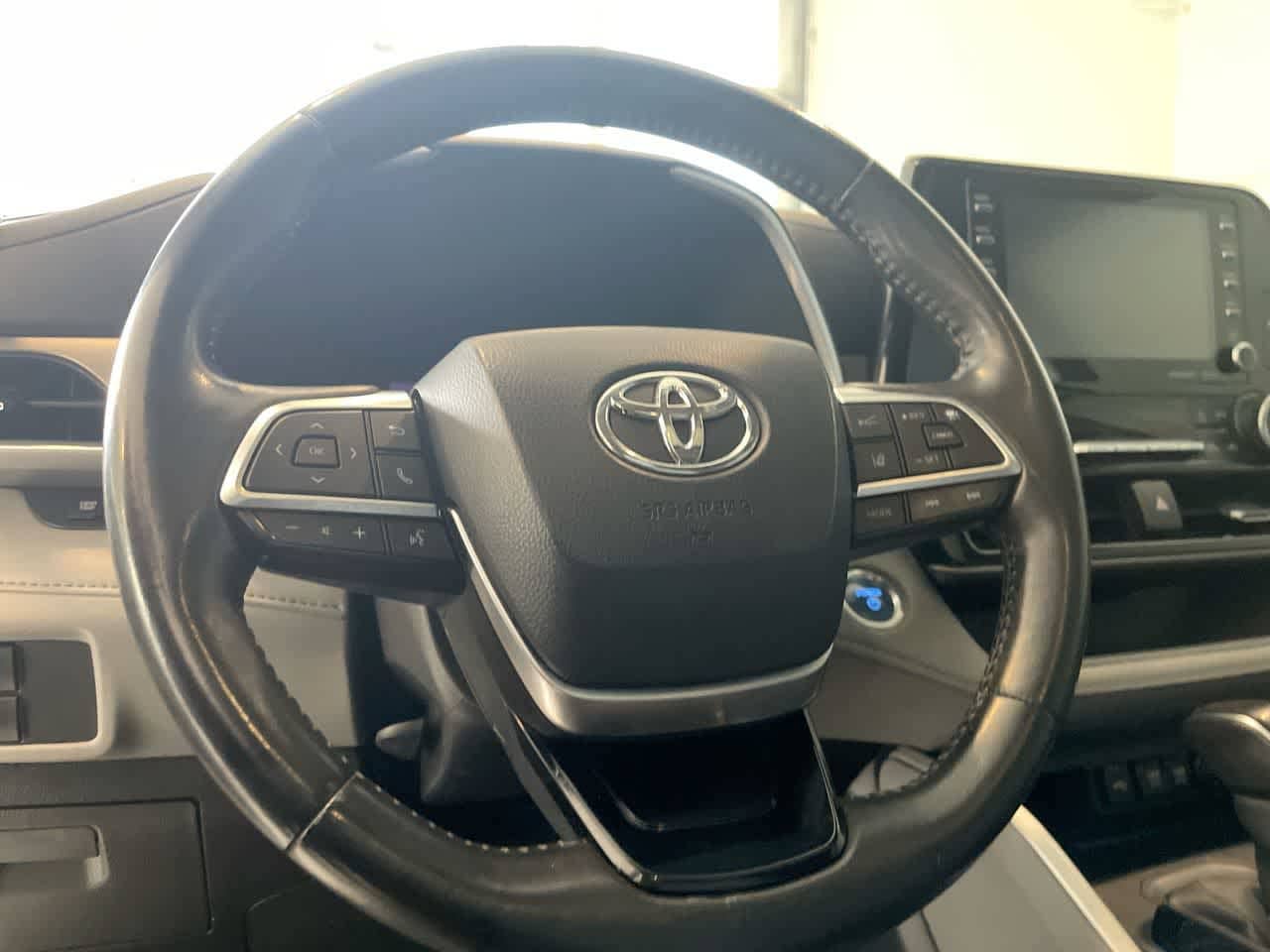 Thumbnail: 2020 Toyota Highlander - 14