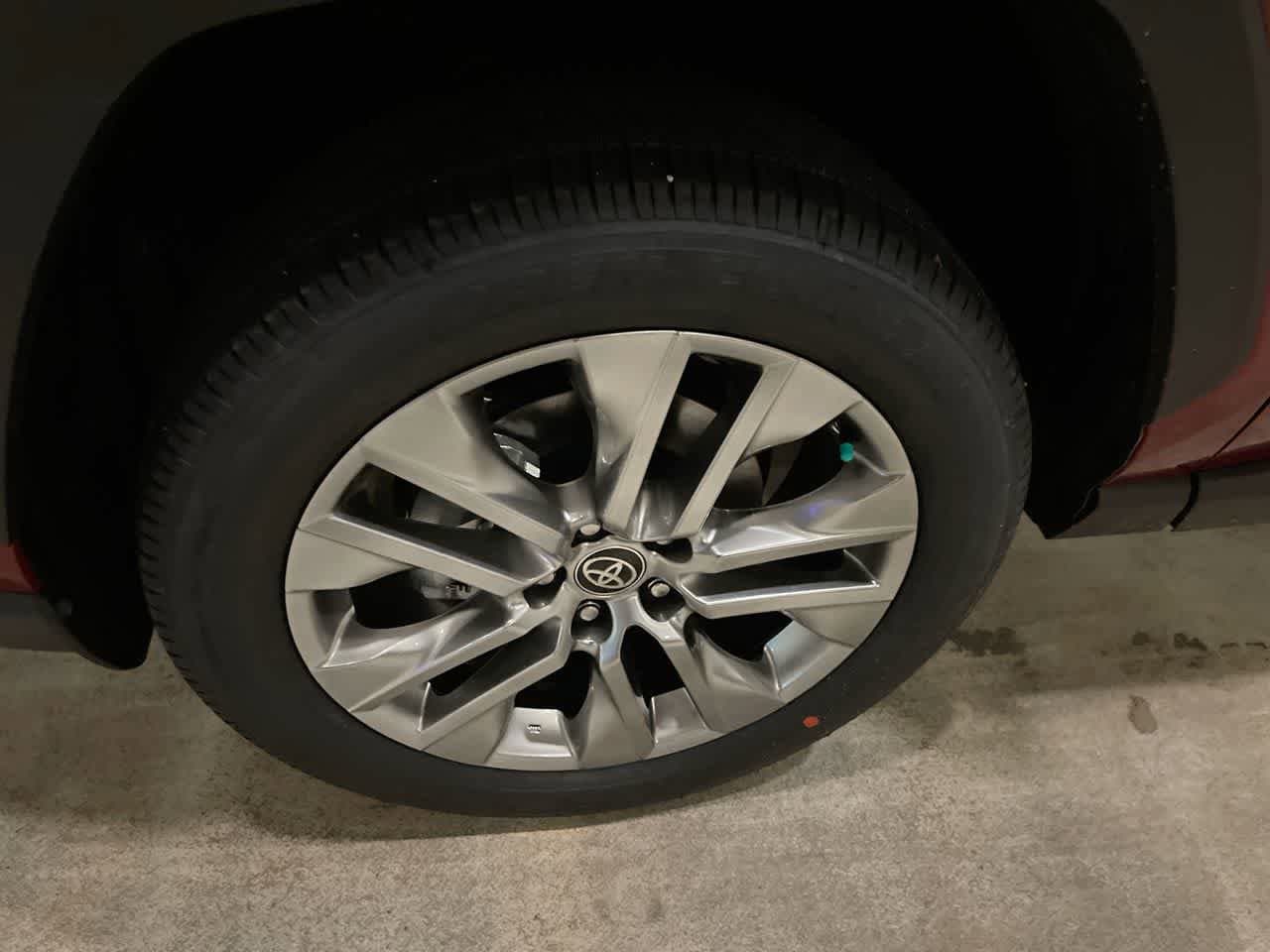 Thumbnail: 2025 Toyota RAV4 - 10