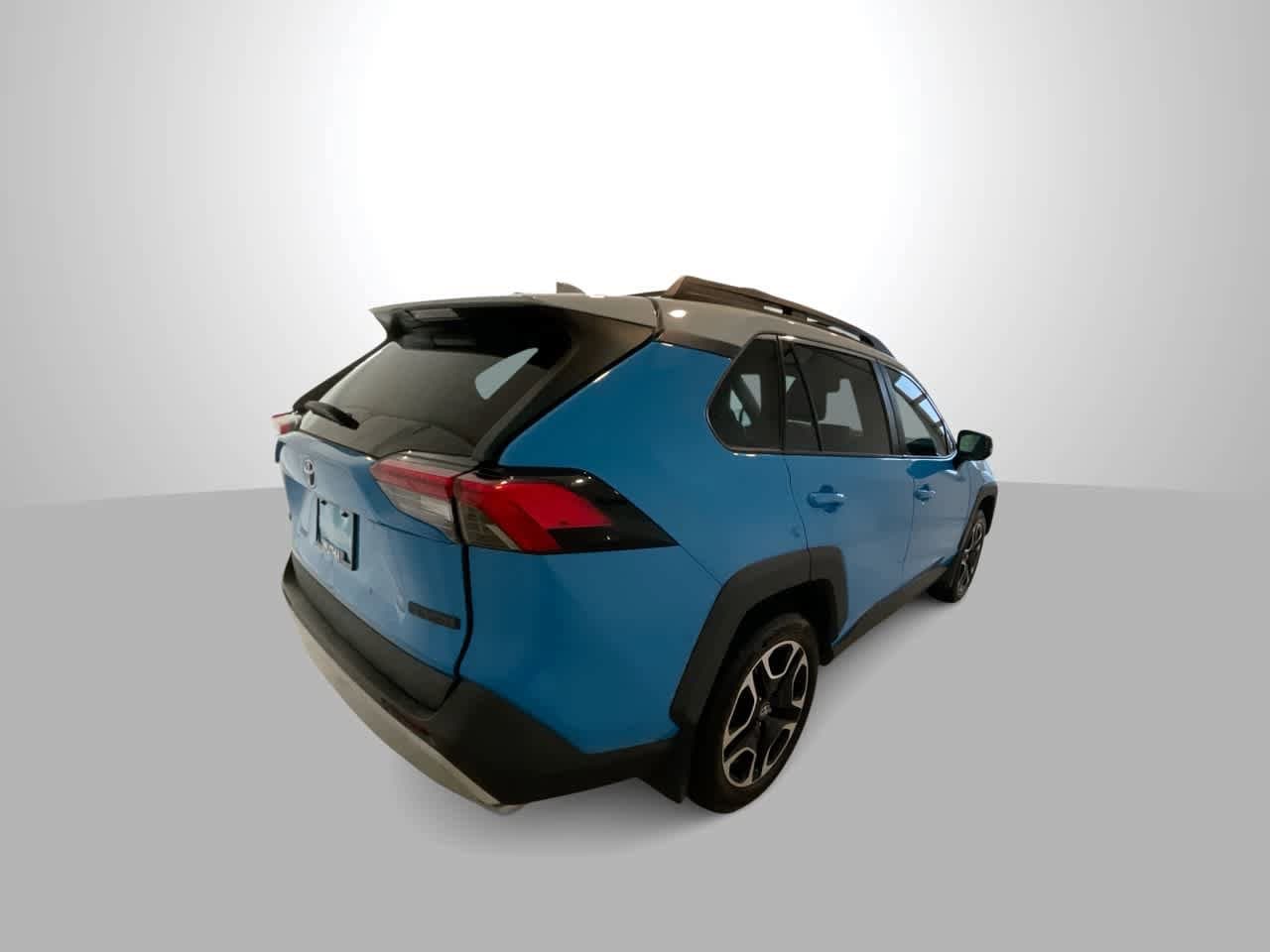Thumbnail: 2019 Toyota RAV4 - 8