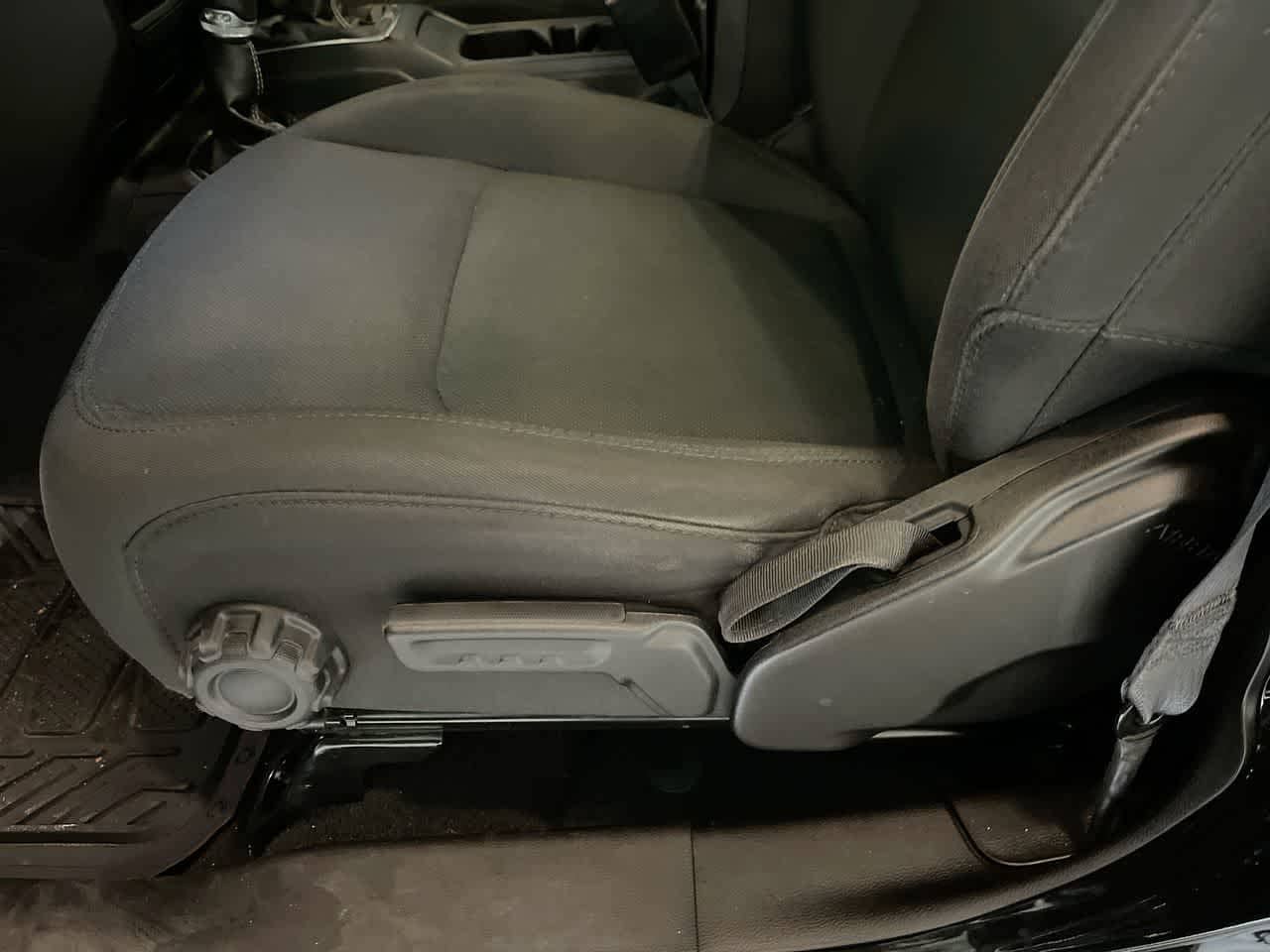 Thumbnail: 2022 Jeep Wrangler - 12