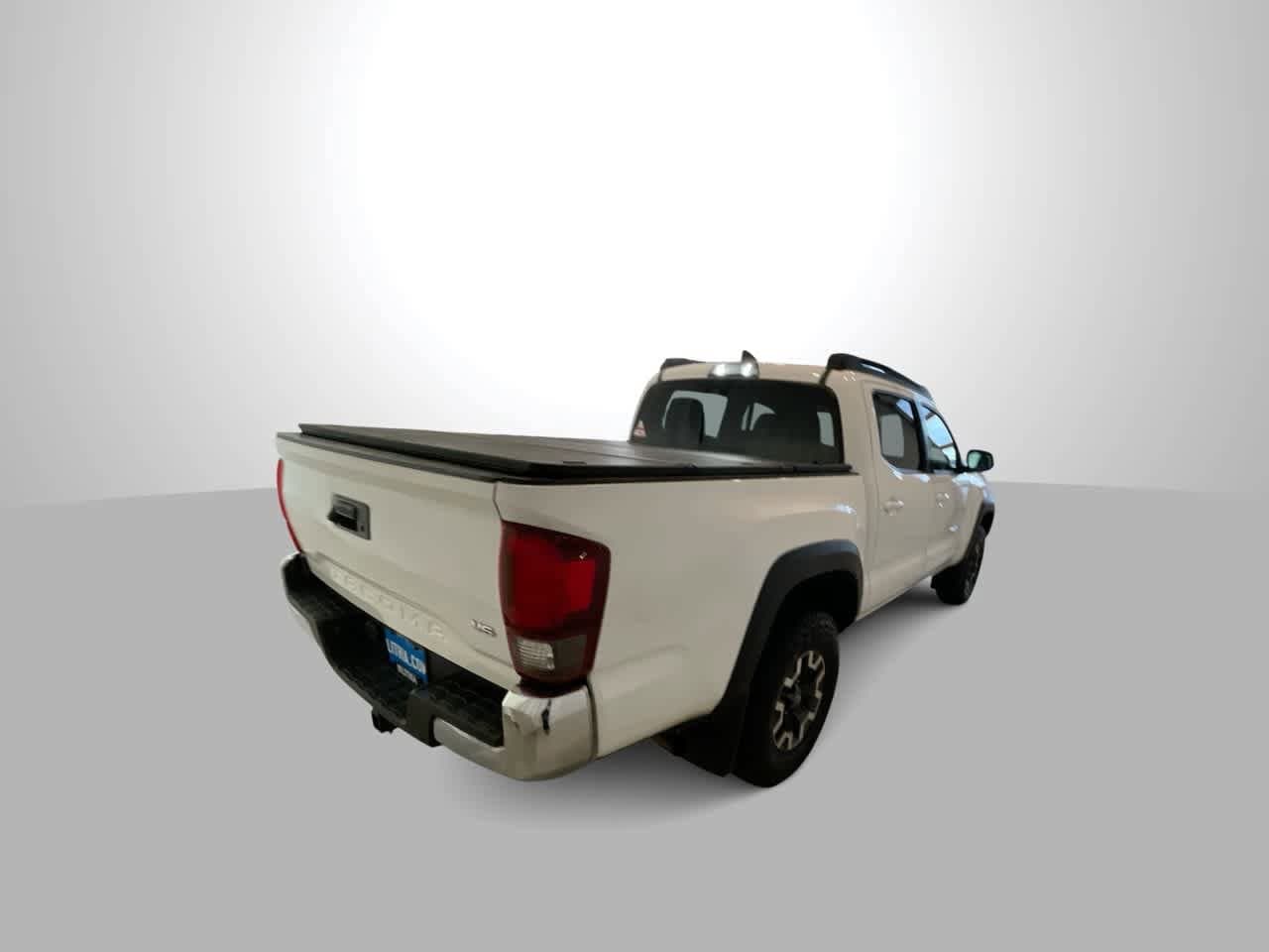 Thumbnail: 2018 Toyota Tacoma - 8