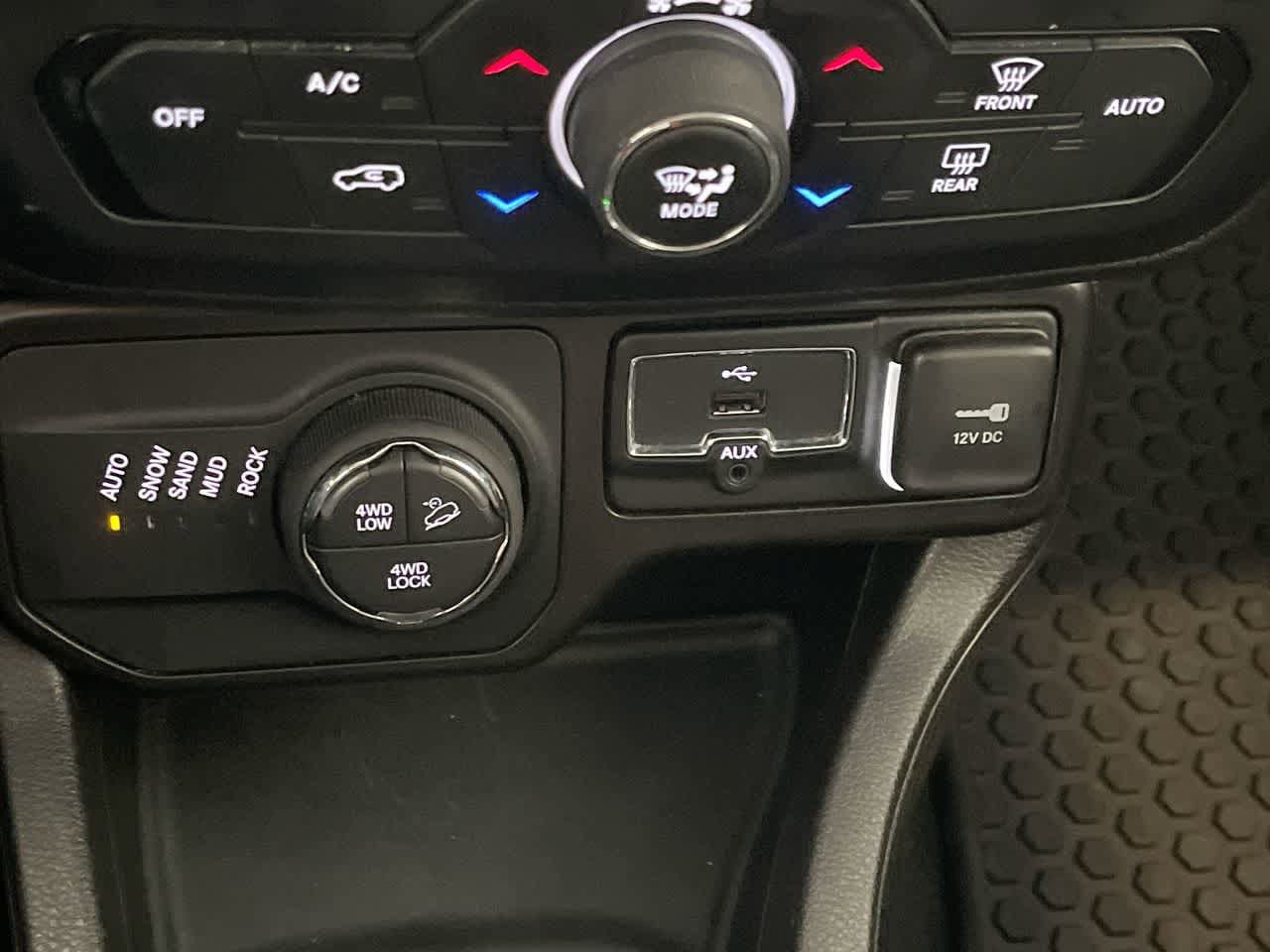 Thumbnail: 2023 Jeep Renegade - 19