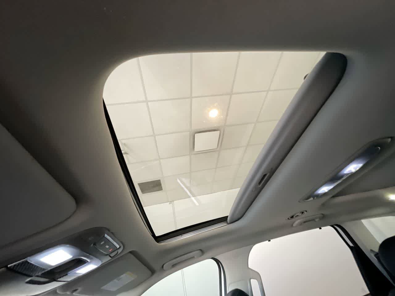 Thumbnail: 2022 Kia Telluride - 22