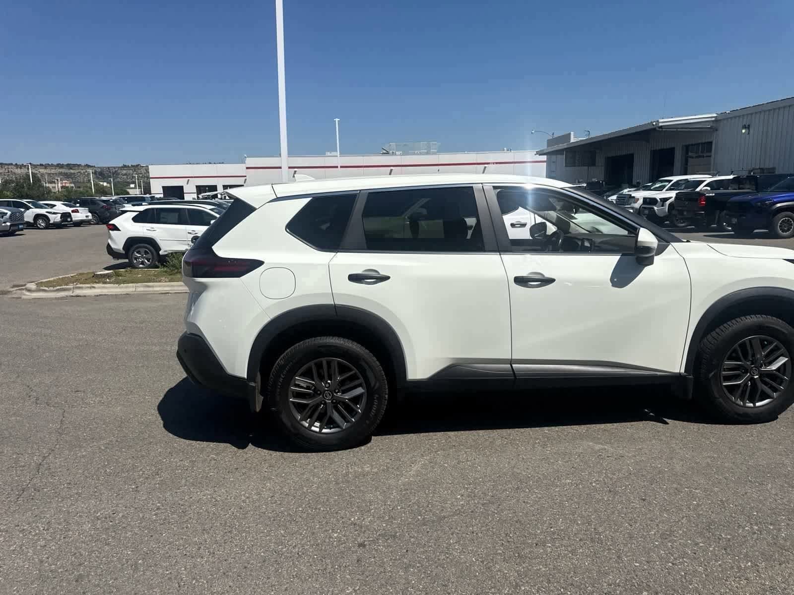 Thumbnail: 2021 Nissan Rogue - 12