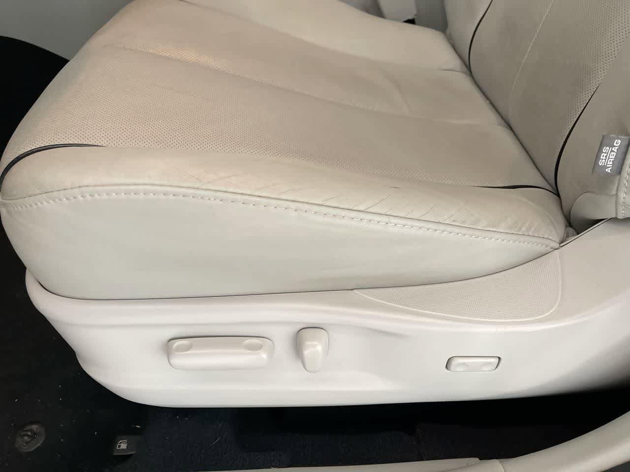 Thumbnail: 2015 Toyota Venza - 12