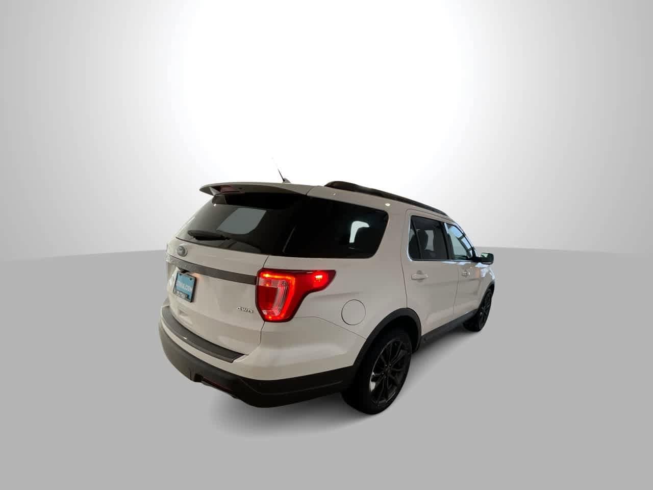 Thumbnail: 2018 Ford Explorer - 8