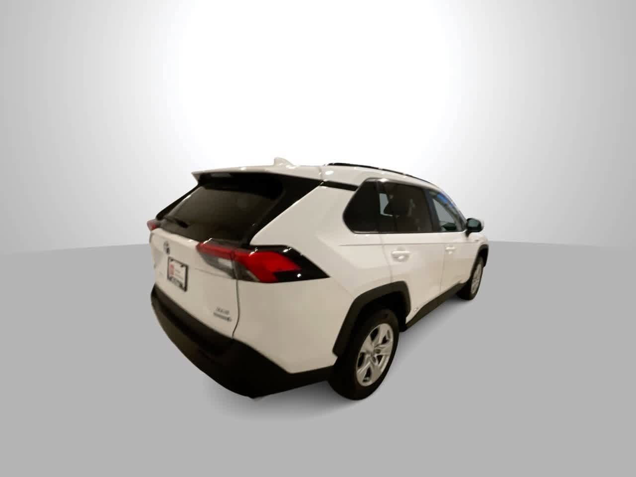 Thumbnail: 2021 Toyota RAV4 - 8