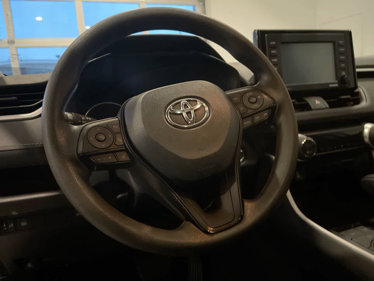 Thumbnail: 2021 Toyota RAV4 - 14