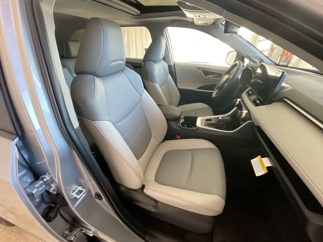 Thumbnail: 2025 Toyota RAV4 - 25