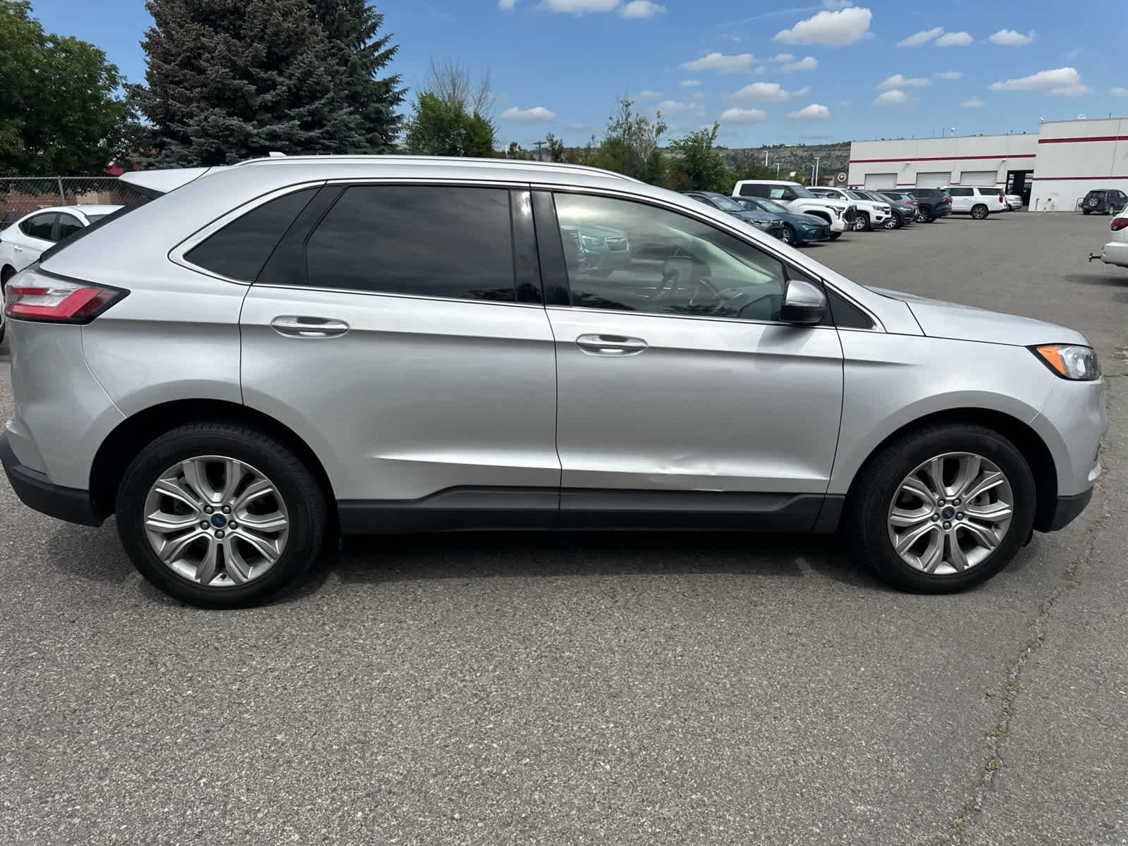 2019 Ford Edge Titanium 11