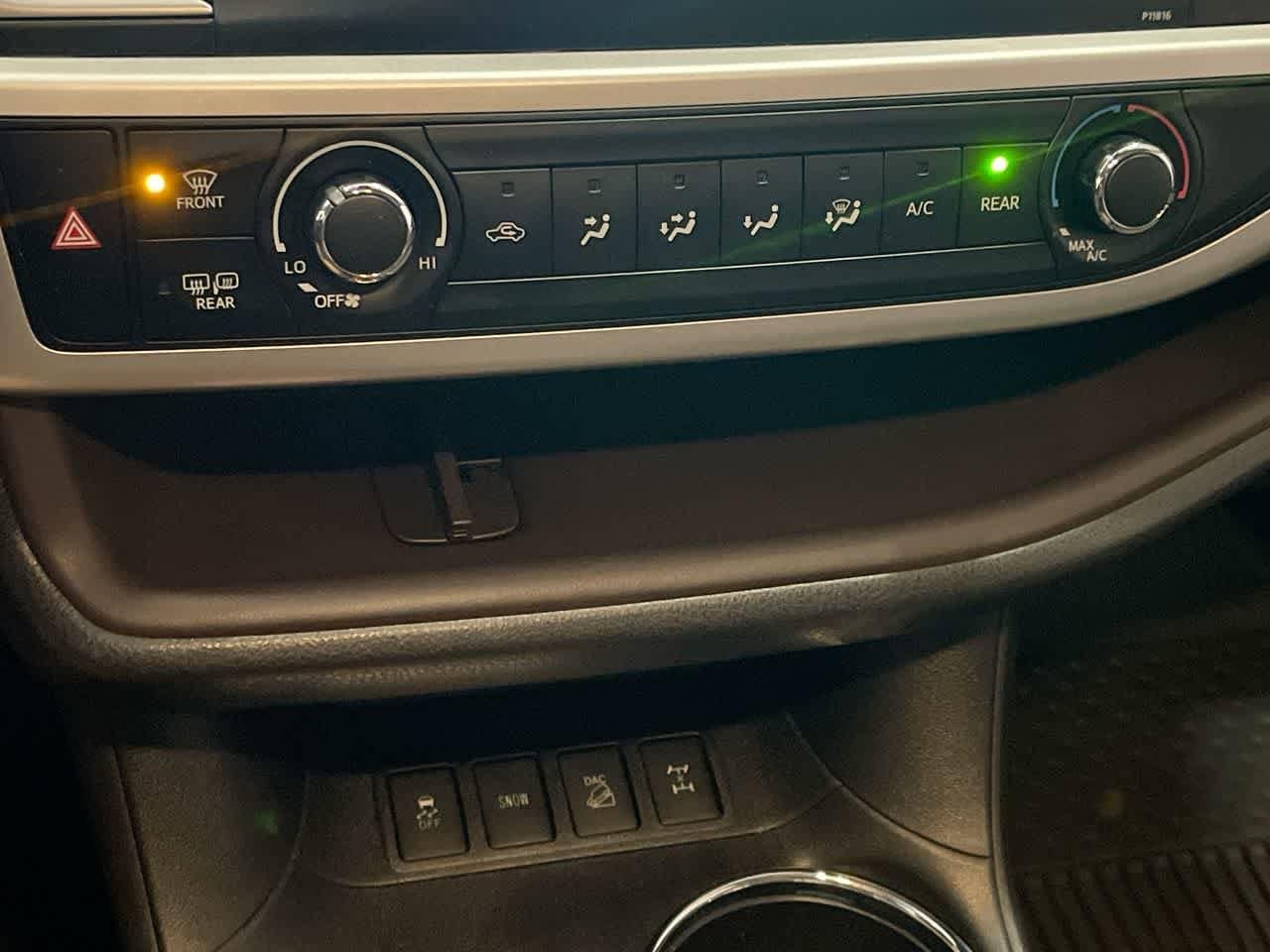 Thumbnail: 2019 Toyota Highlander - 18