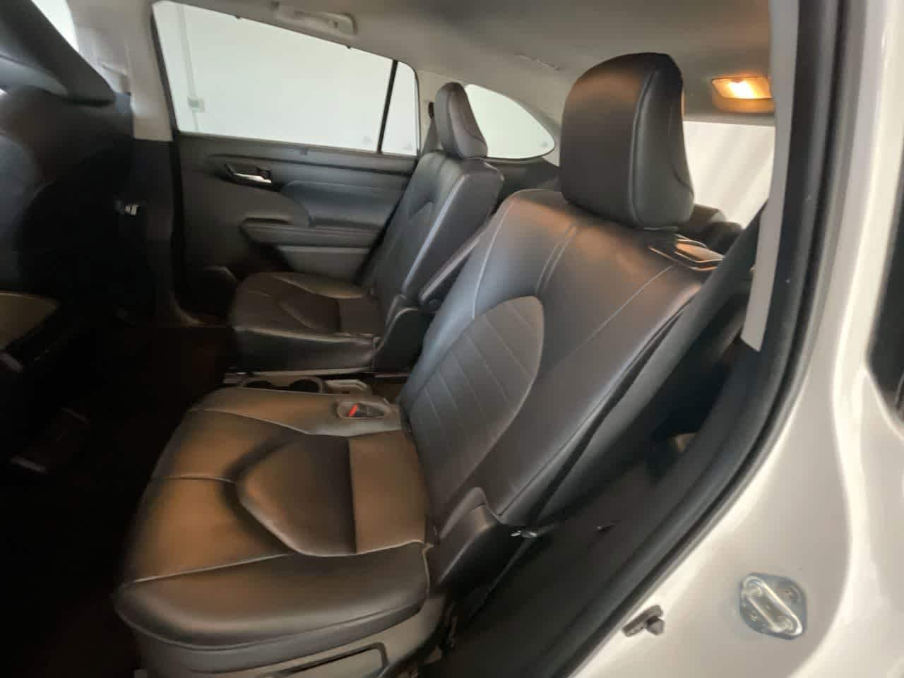 Thumbnail: 2023 Toyota Highlander - 23