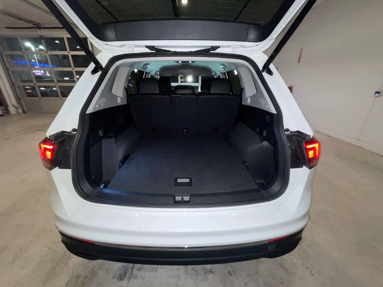 Thumbnail: 2024 Volkswagen Tiguan - 22