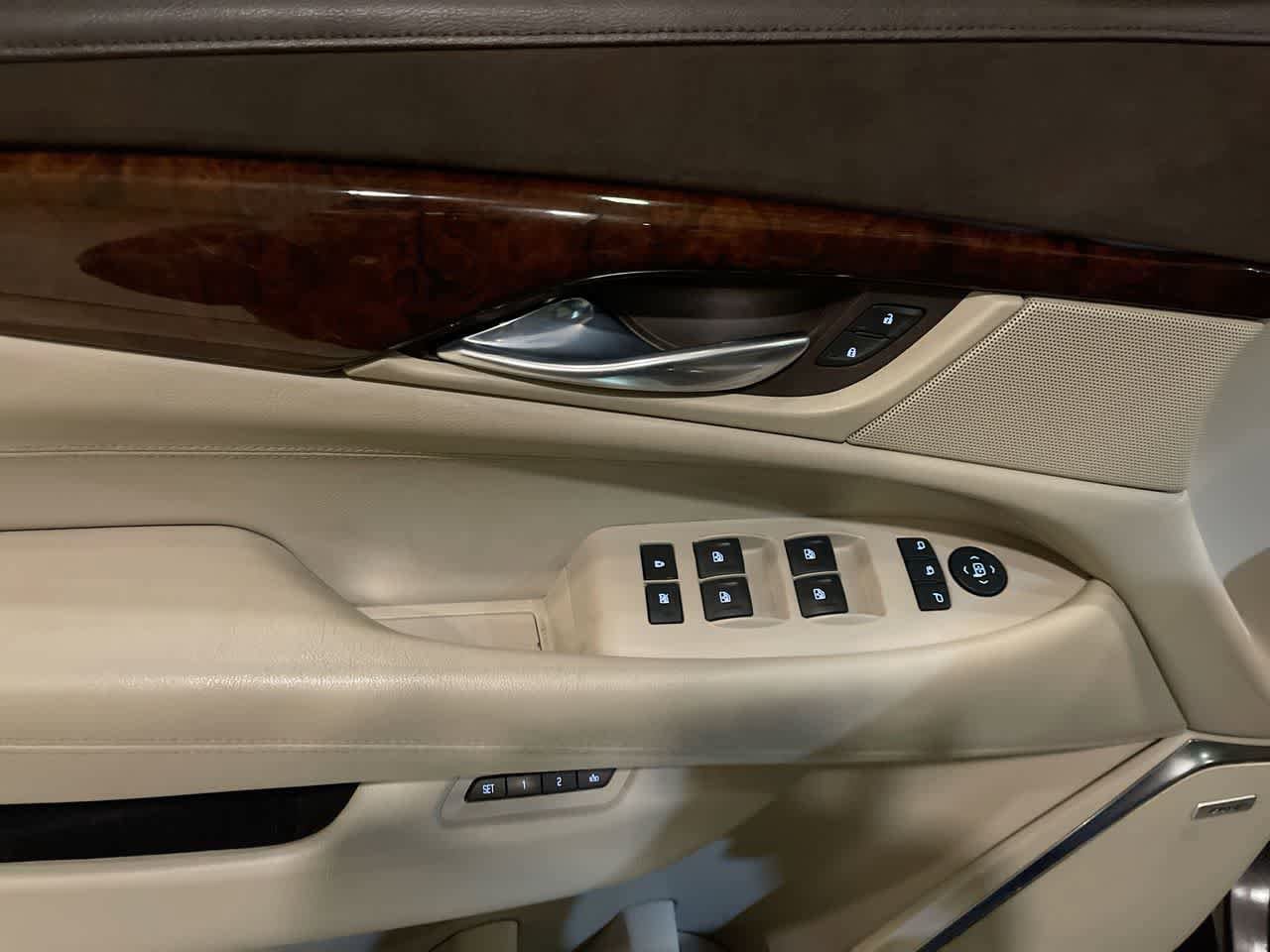 Thumbnail: 2015 Cadillac Escalade - 13