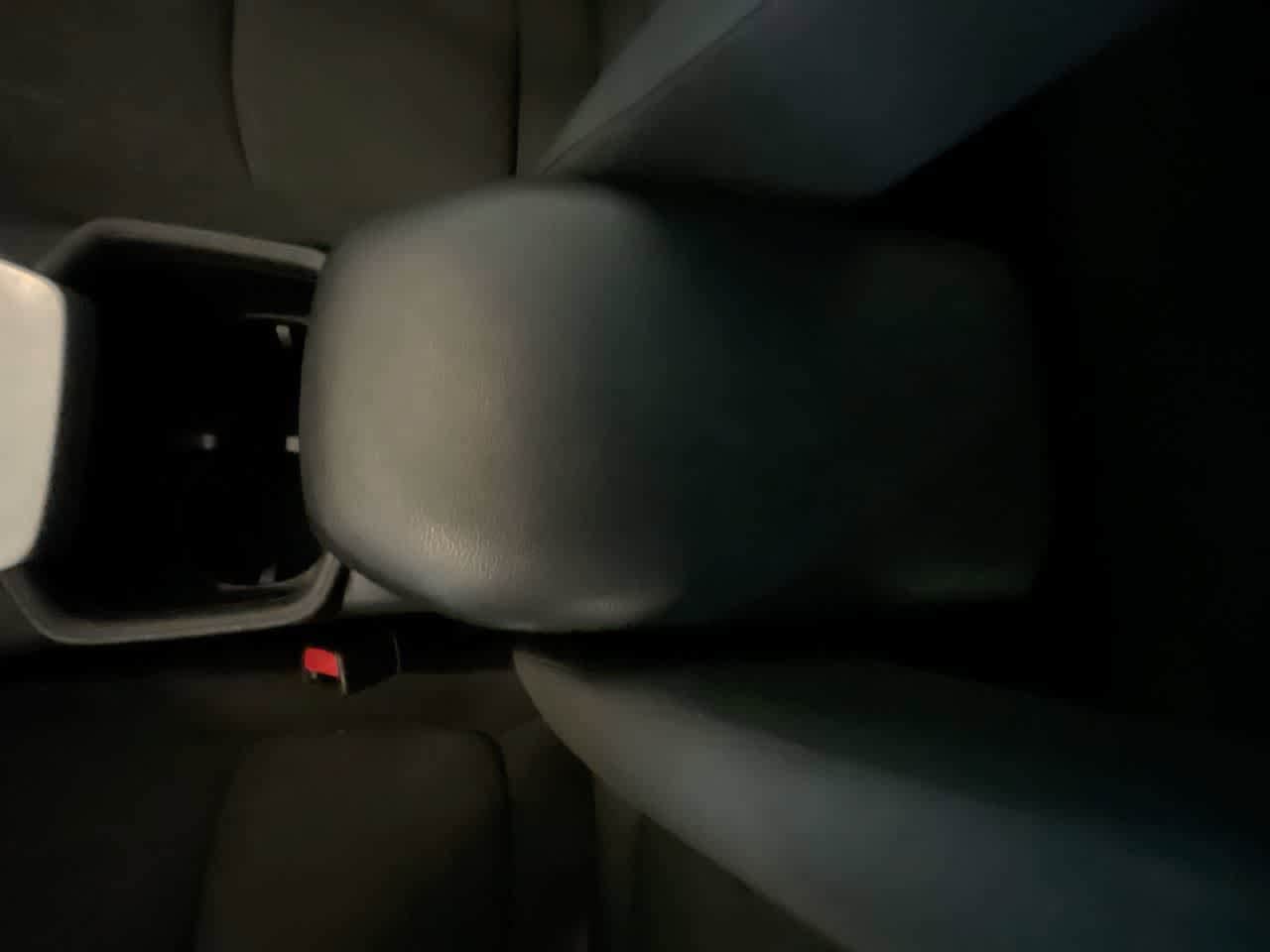 Thumbnail: 2022 Toyota RAV4 - 21