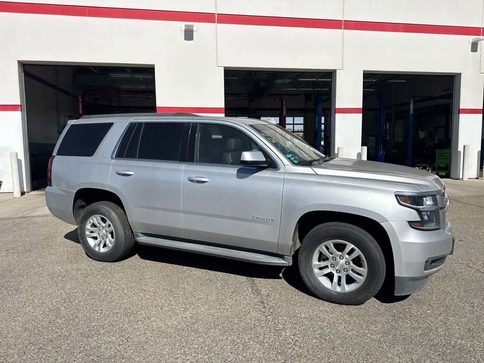 2018 Chevrolet Tahoe LT photo 2