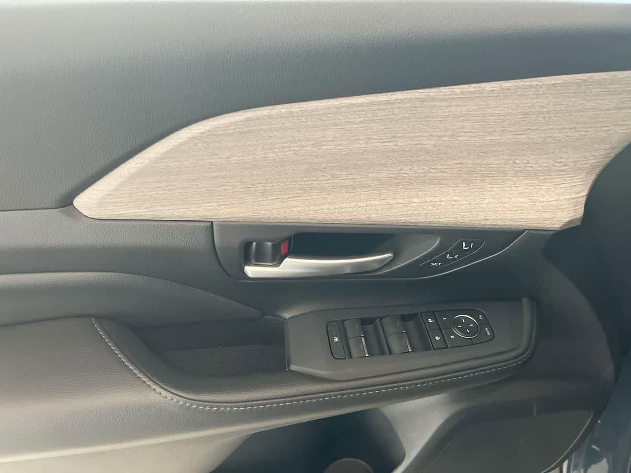 Thumbnail: 2025 Toyota Grand Highlander - 13