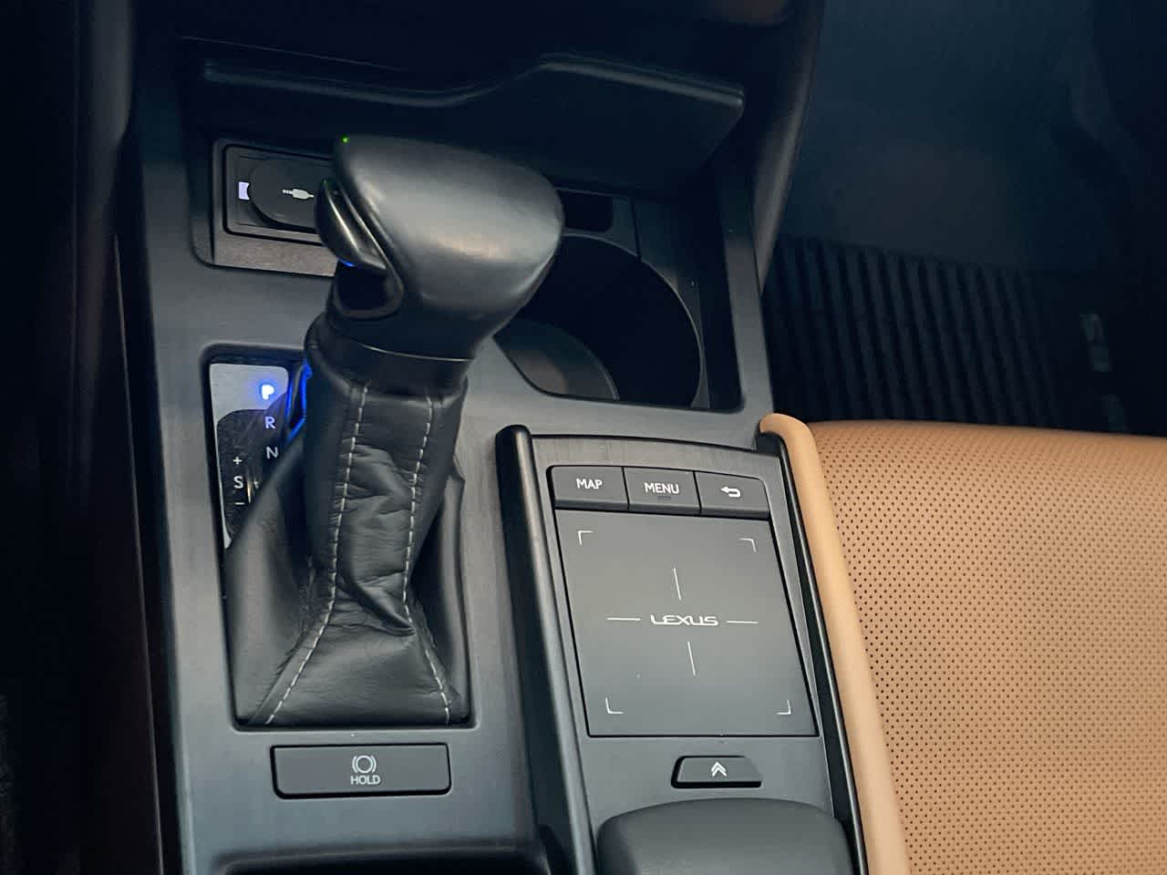 Thumbnail: 2020 Lexus ES - 20