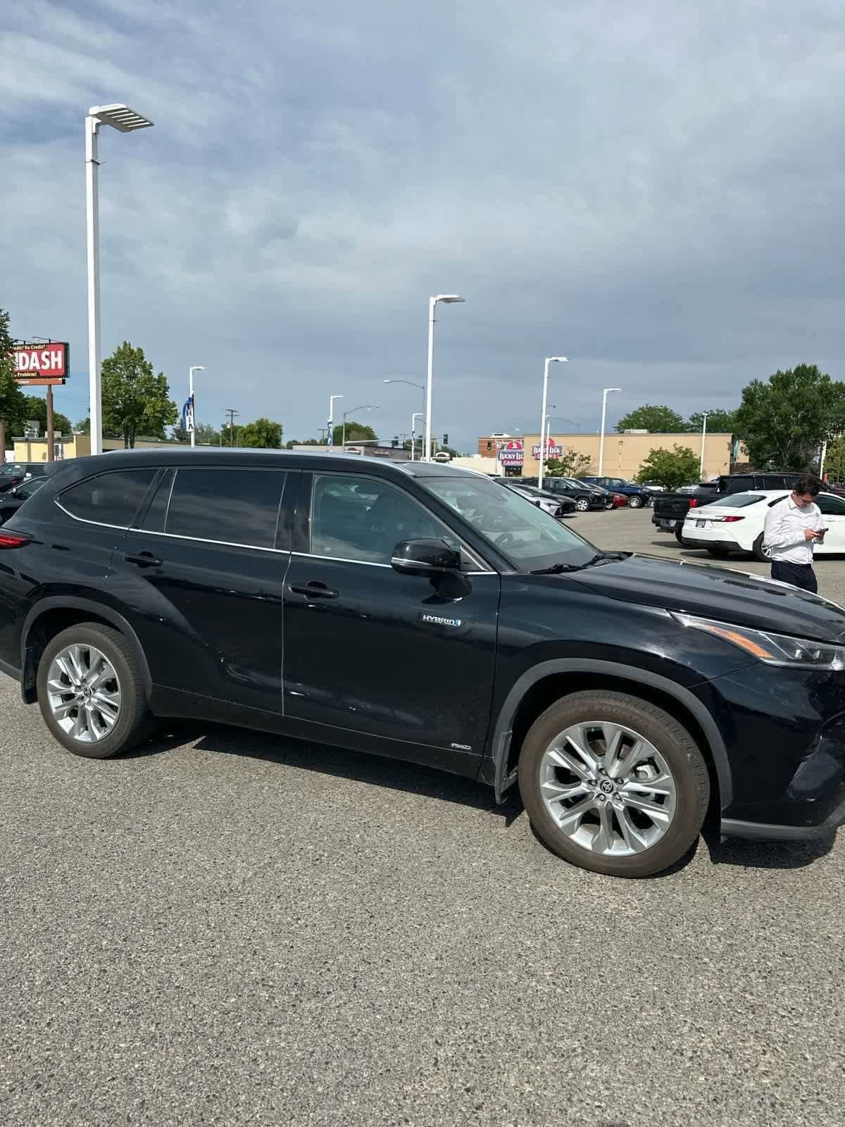 Thumbnail: 2020 Toyota Highlander - 2