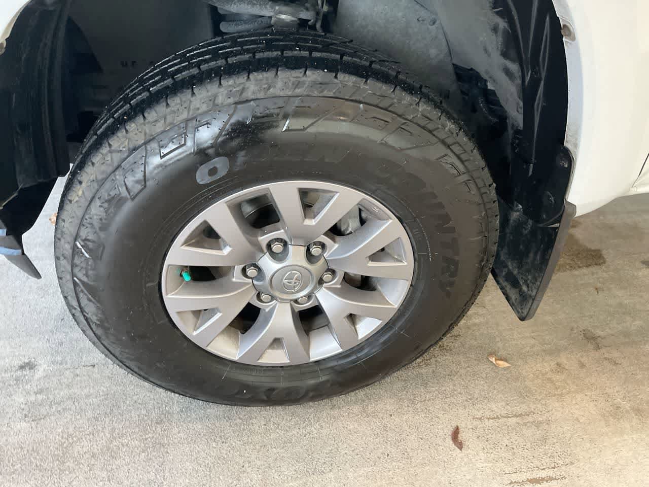 Thumbnail: 2016 Toyota Tacoma - 10