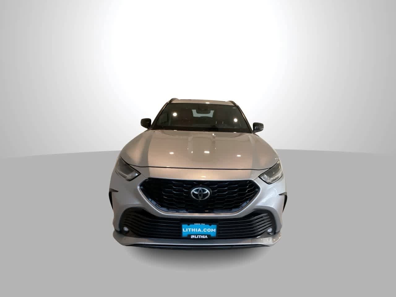 Thumbnail: 2022 Toyota Highlander - 3