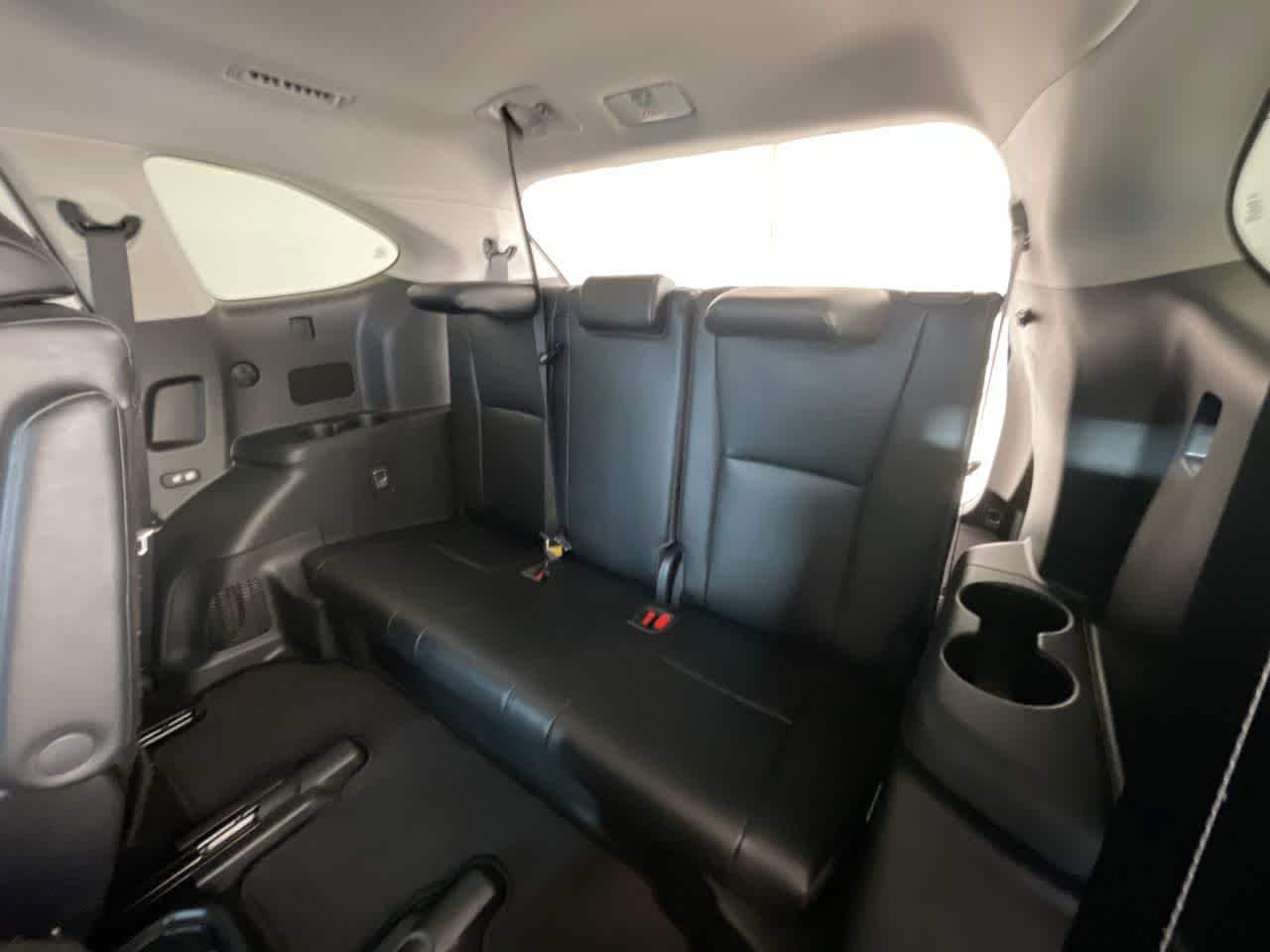 Thumbnail: 2022 Toyota Highlander - 24