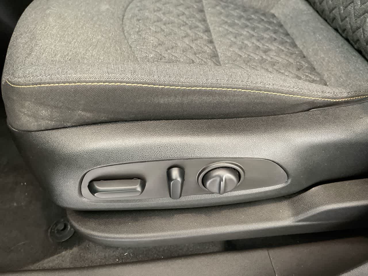 Thumbnail: 2023 Chevrolet Equinox - 12
