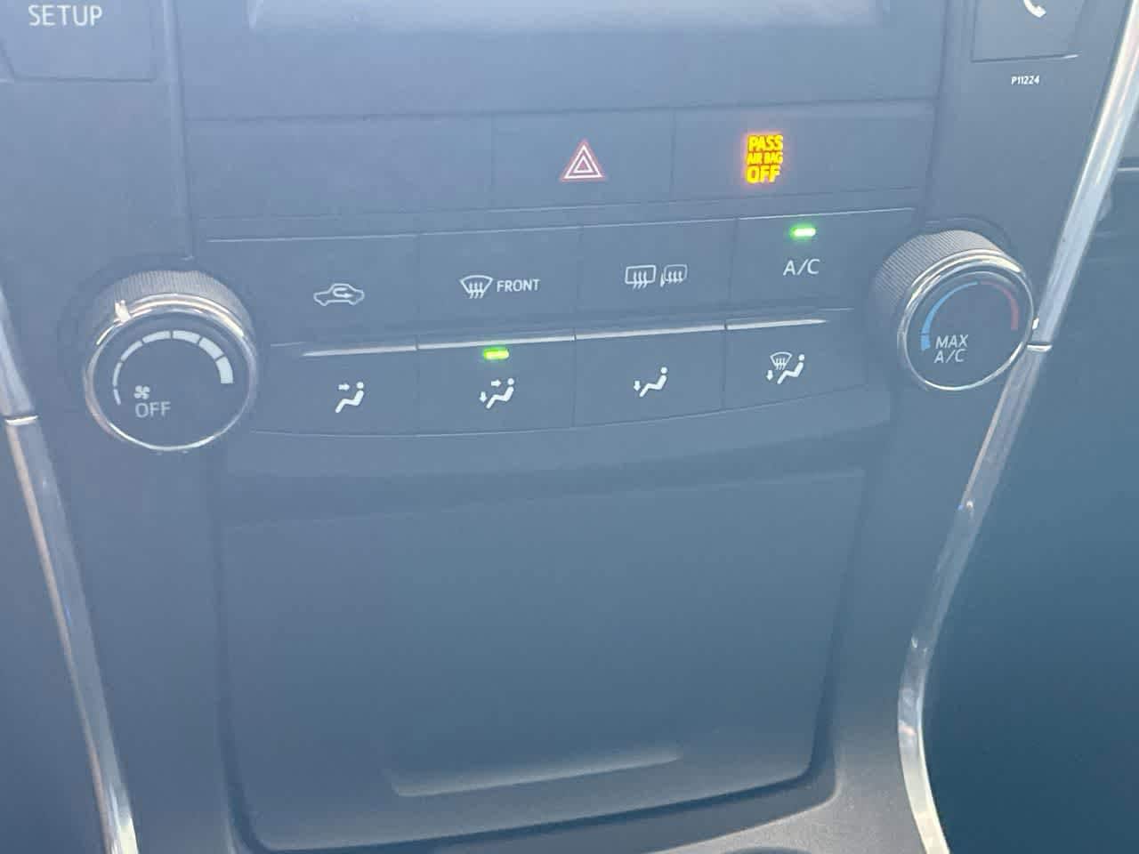 Thumbnail: 2016 Toyota Camry - 18