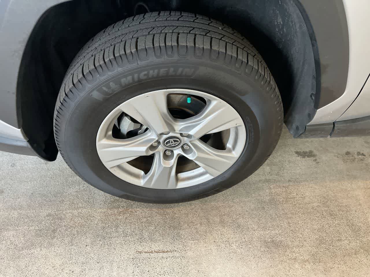 Thumbnail: 2020 Toyota RAV4 - 10