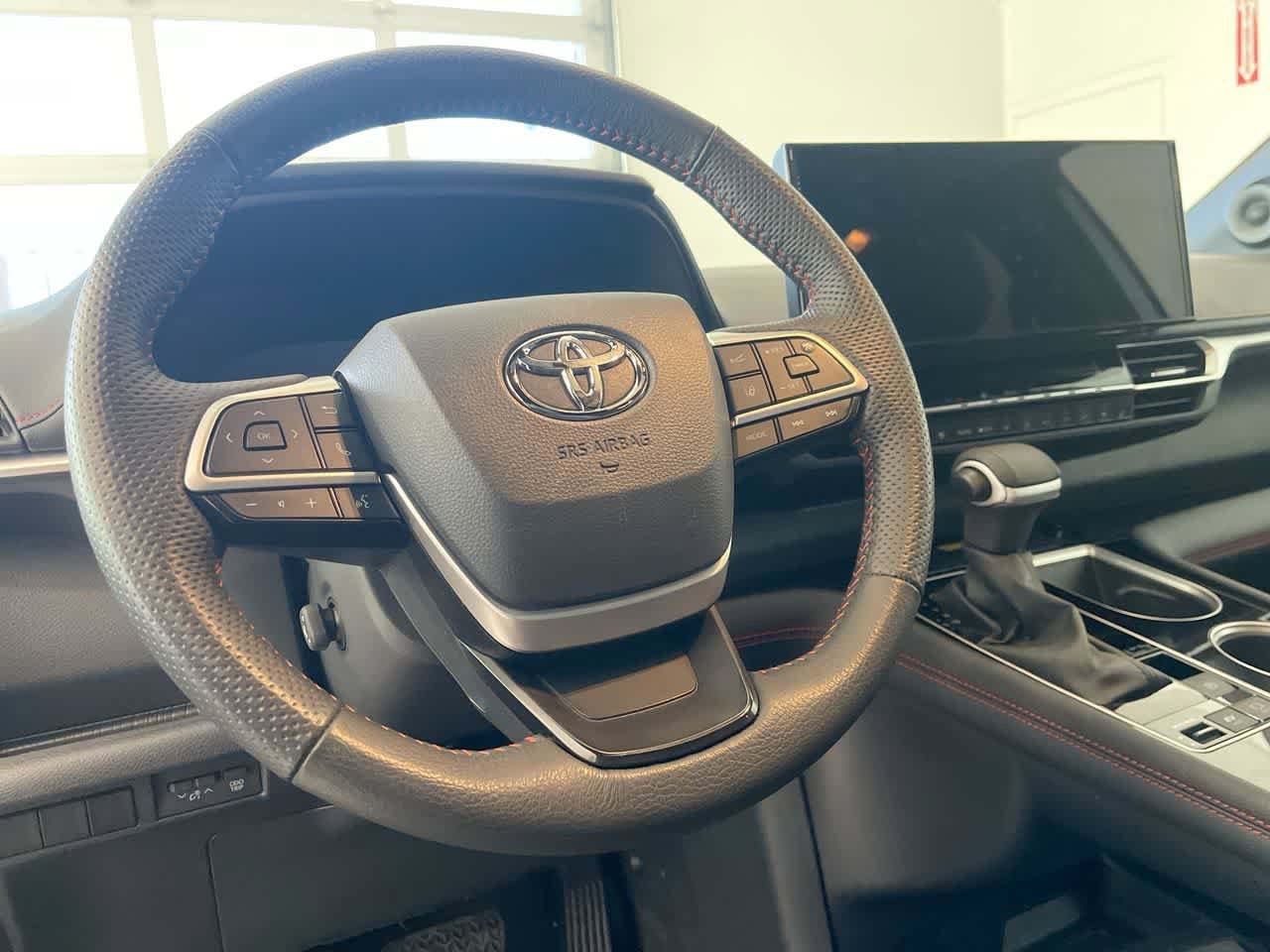 Thumbnail: 2025 Toyota Sienna - 14