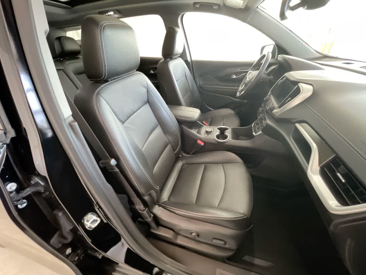 Thumbnail: 2022 GMC Terrain - 25