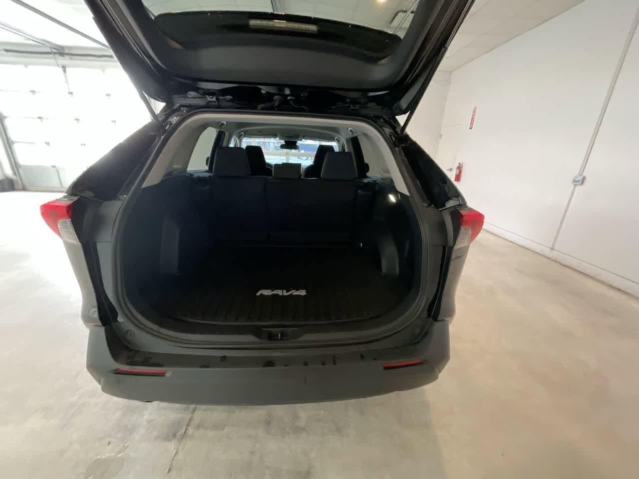 Thumbnail: 2023 Toyota RAV4 - 23