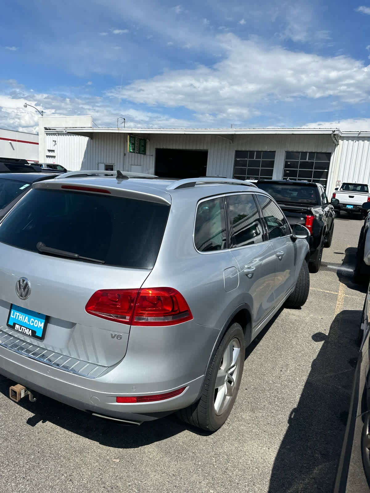 Thumbnail: 2012 Volkswagen Touareg - 10