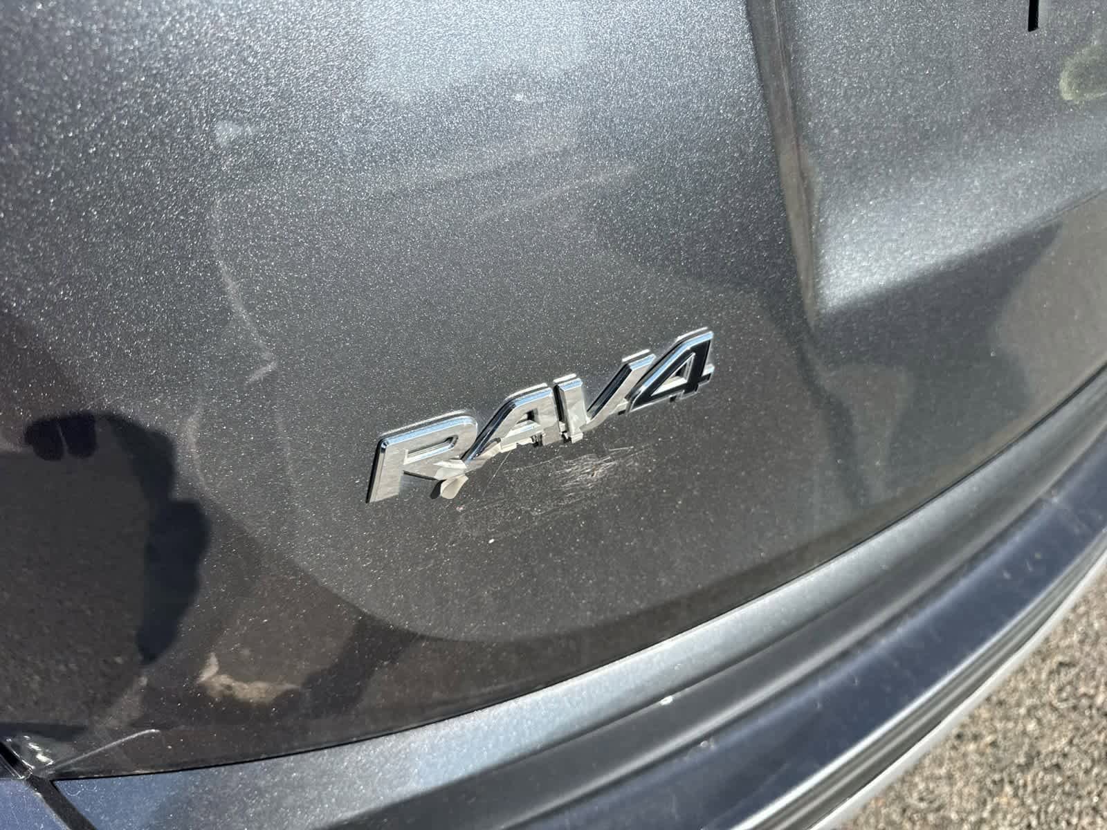 Thumbnail: 2018 Toyota RAV4 - 31