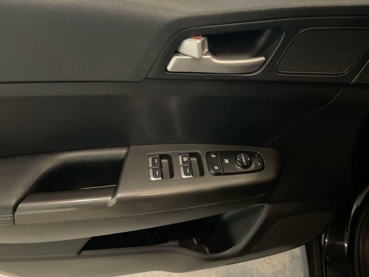 Thumbnail: 2017 Kia Sportage - 13