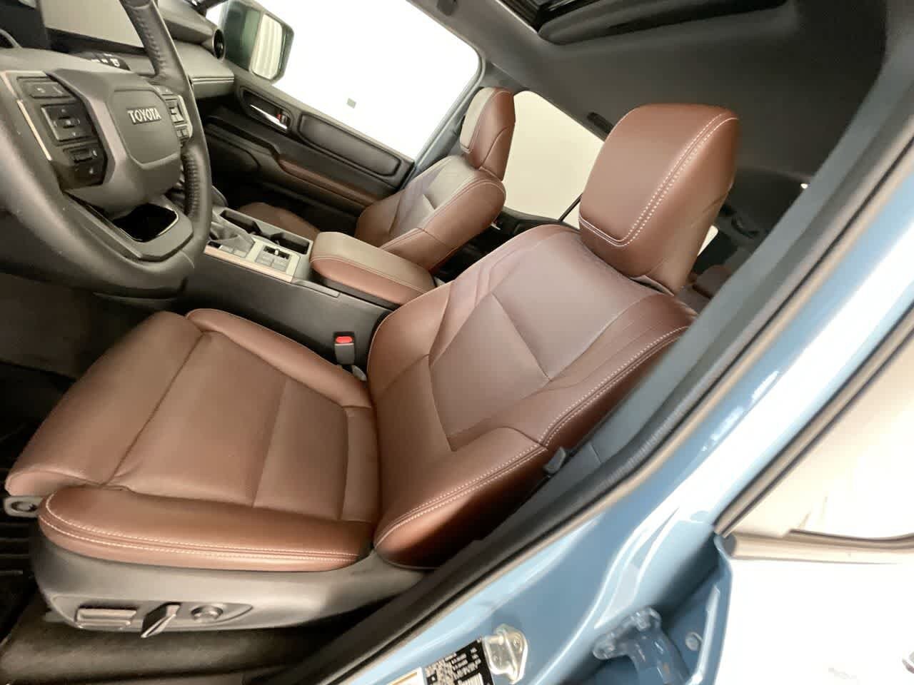 Thumbnail: 2025 Toyota Land Cruiser - 11