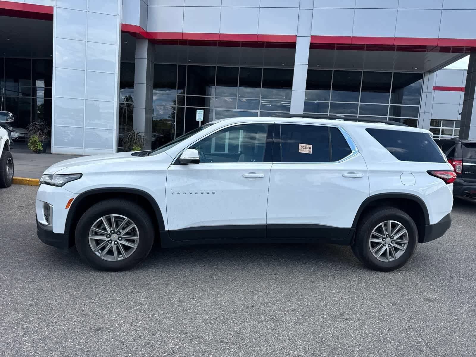 2021 Chevrolet Traverse Cloth photo 2