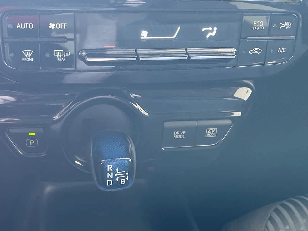 Thumbnail: 2017 Toyota Prius - 18