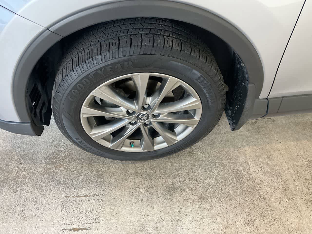 Thumbnail: 2017 Toyota RAV4 - 10