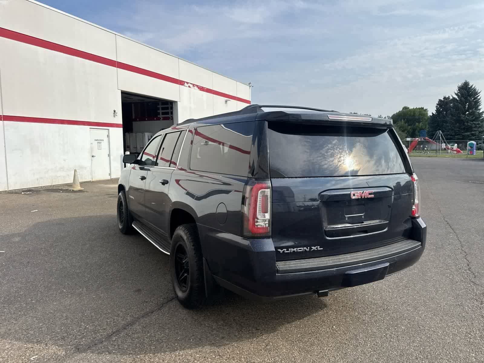Thumbnail: 2019 GMC Yukon XL - 18