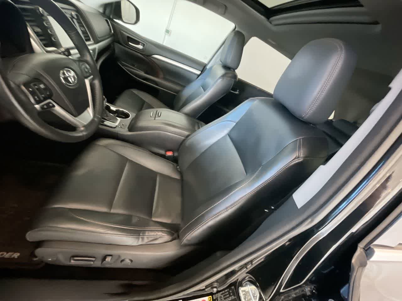 Thumbnail: 2015 Toyota Highlander - 11