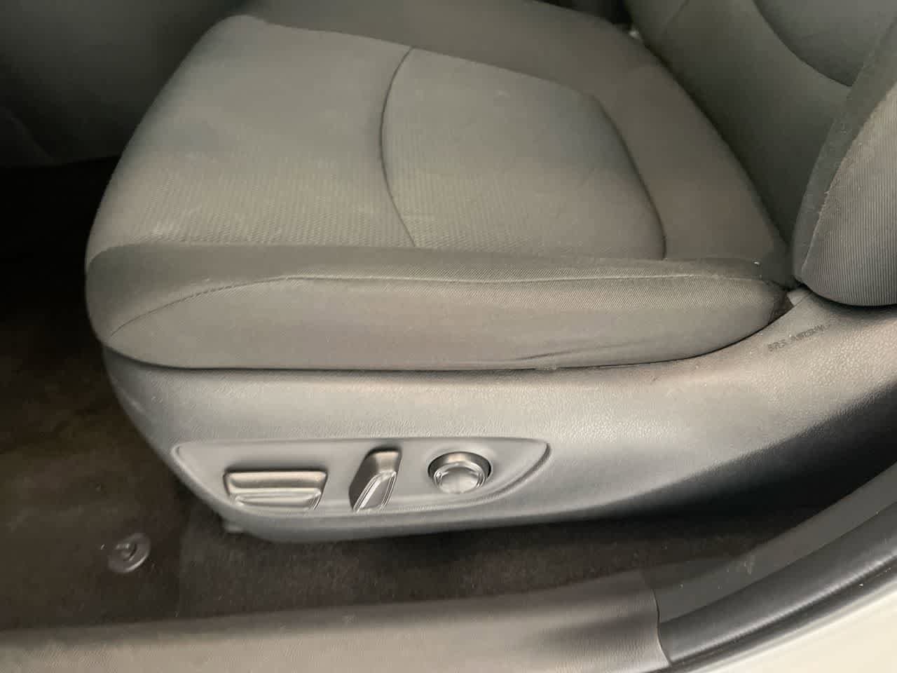 Thumbnail: 2025 Toyota RAV4 - 12