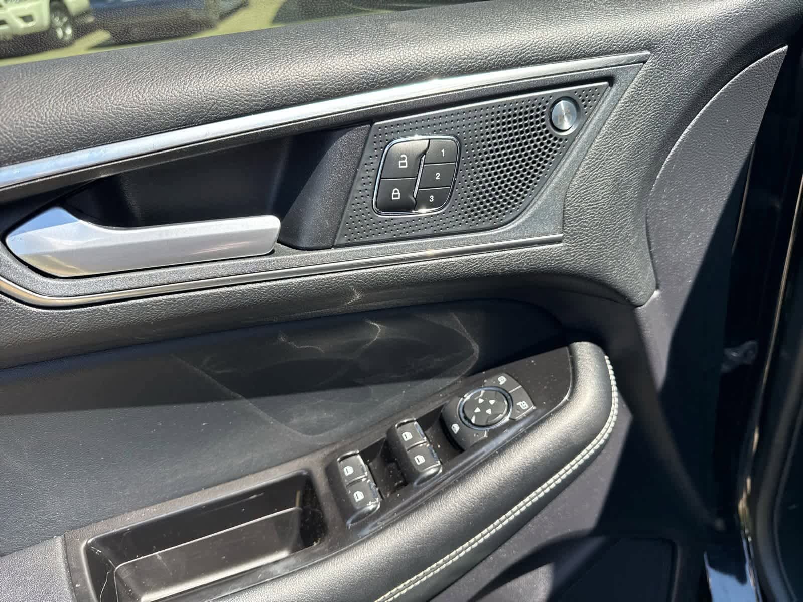Thumbnail: 2020 Ford Edge - 30