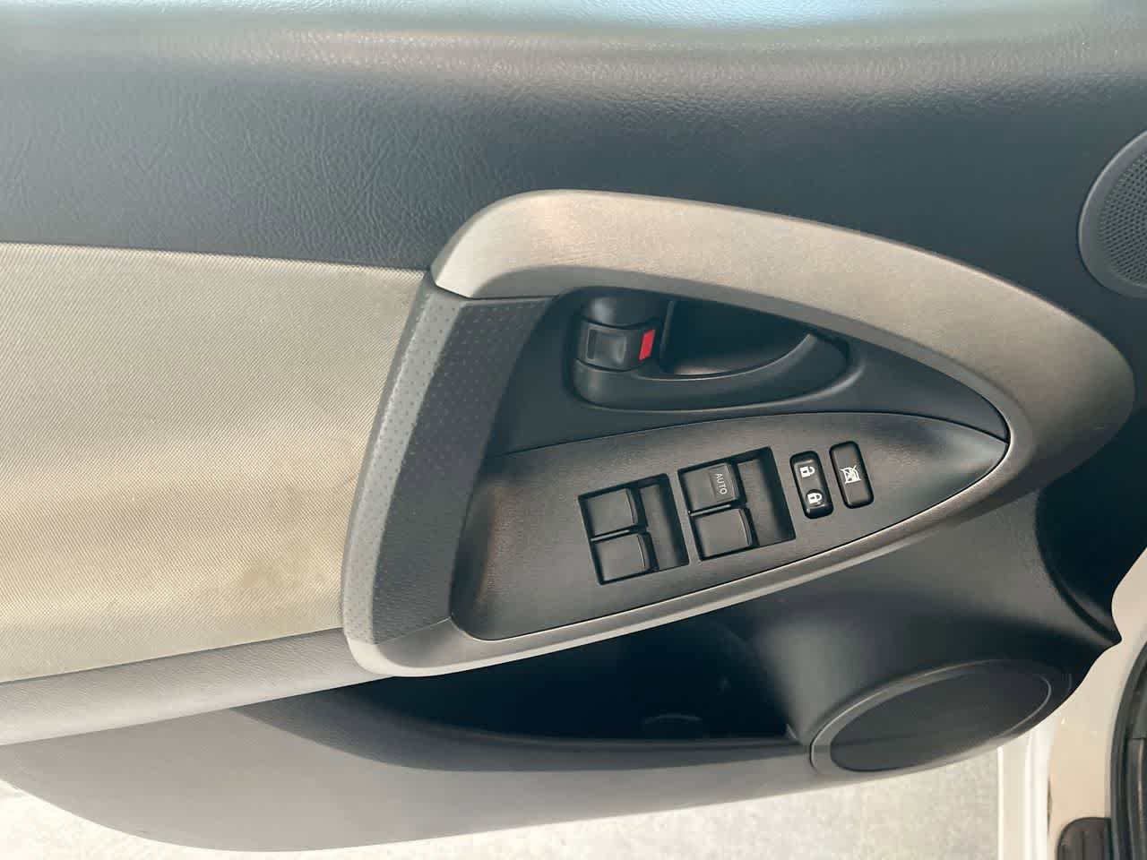 Thumbnail: 2011 Toyota RAV4 - 13