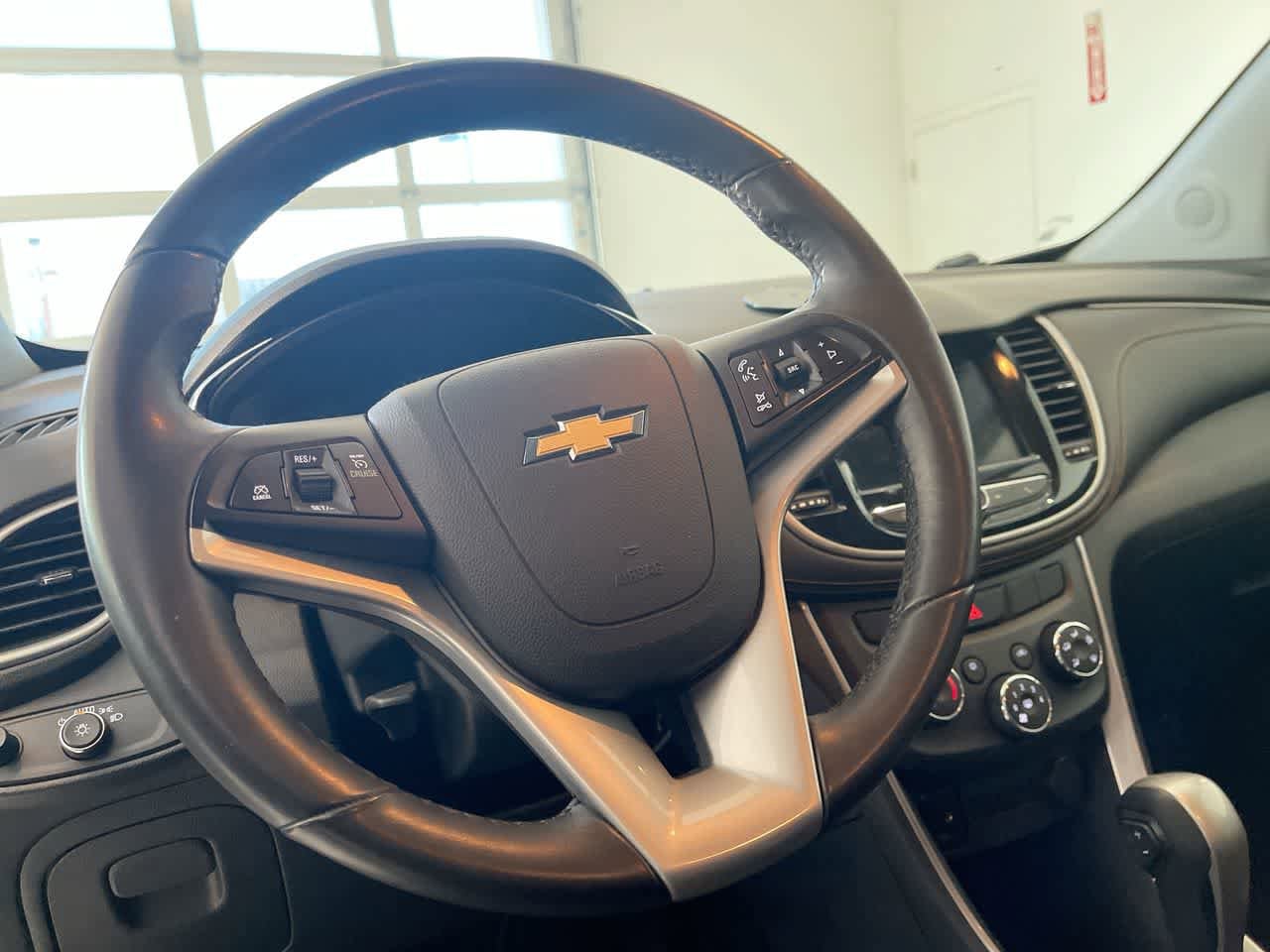 Thumbnail: 2018 Chevrolet Trax - 14