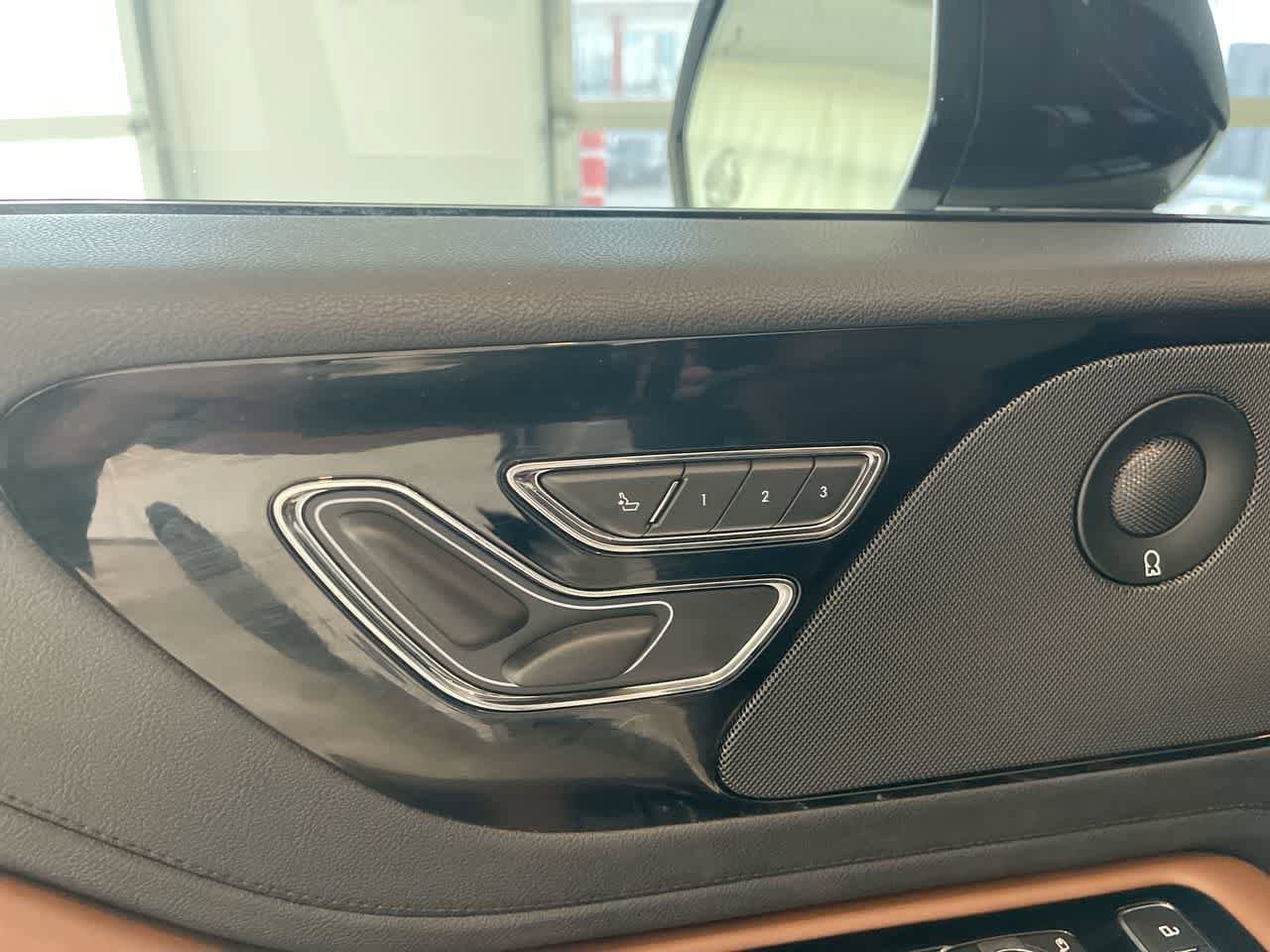 Thumbnail: 2023 Lincoln Aviator - 12