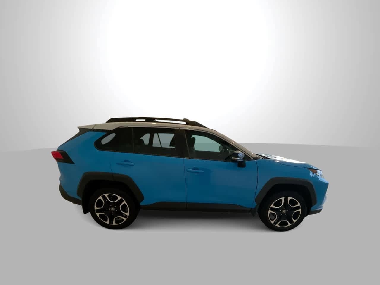 Thumbnail: 2019 Toyota RAV4 - 9
