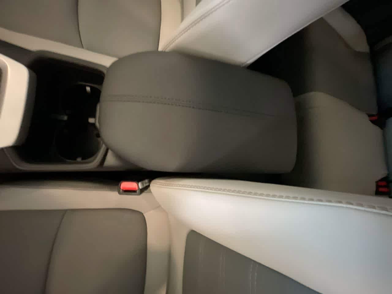 Thumbnail: 2025 Toyota RAV4 - 21